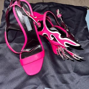 Flamee Prada heels